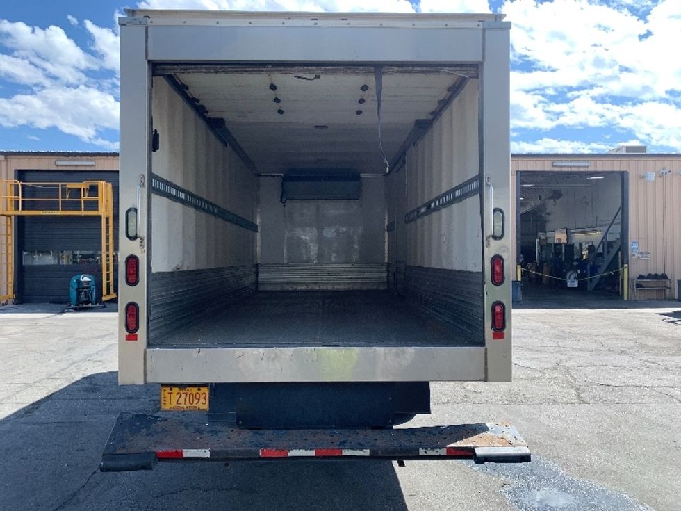 Refrigerated Truck-Light and Medium Duty Trucks-Isuzu-2017-NQR-Torrance-CA-82,199\n\t\tmiles-$ 46,500 - Image 8