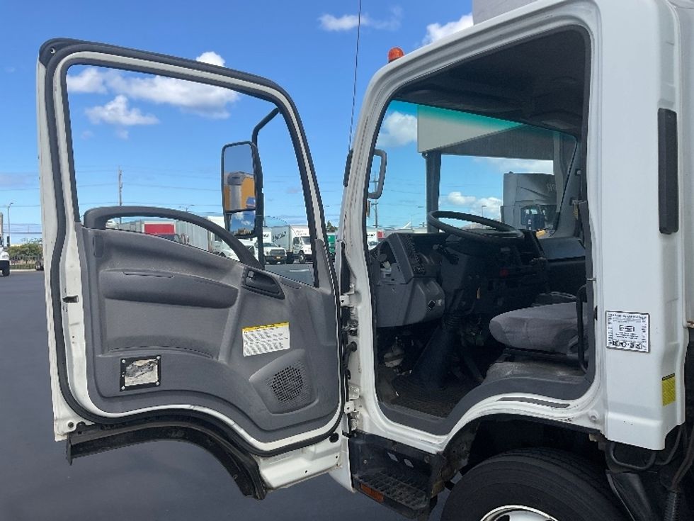 Refrigerated Truck-Light and Medium Duty Trucks-Isuzu-2017-NQR-Torrance-CA-99,954\n\t\tmiles-$ 49,250 - Image 15