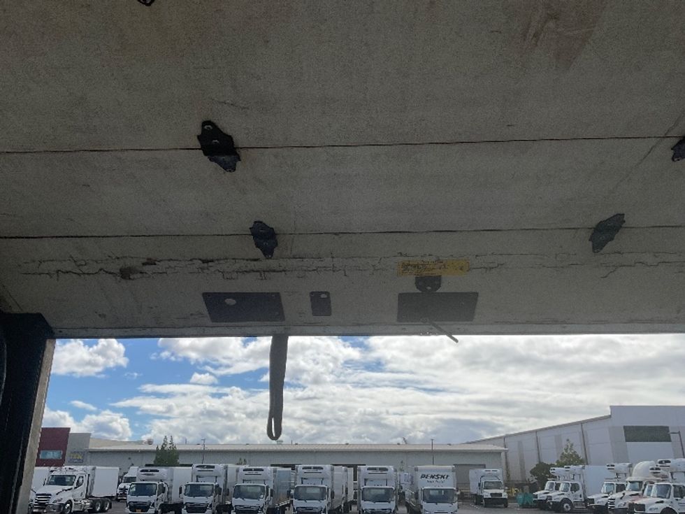 Refrigerated Truck-Light and Medium Duty Trucks-Isuzu-2017-NQR-Torrance-CA-99,954\n\t\tmiles-$ 49,250 - Image 25