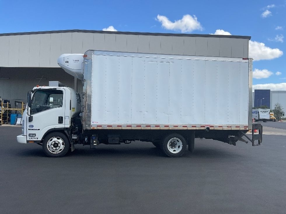 Refrigerated Truck-Light and Medium Duty Trucks-Isuzu-2017-NQR-Torrance-CA-99,954\n\t\tmiles-$ 49,250 - Image 4