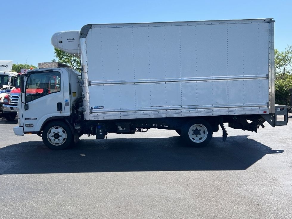 Refrigerated Truck-Light and Medium Duty Trucks-Isuzu-2017-NRR-Westfield-MA-110,236\n\t\tmiles-$ 42,500 - Image 4
