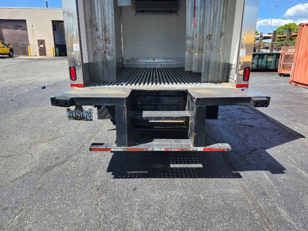 Refrigerated Truck-Light and Medium Duty Trucks-Isuzu-2018-NPRXD-Baltimore-MD-257,224\n\t\tmiles-$ 21,500 - Image 9