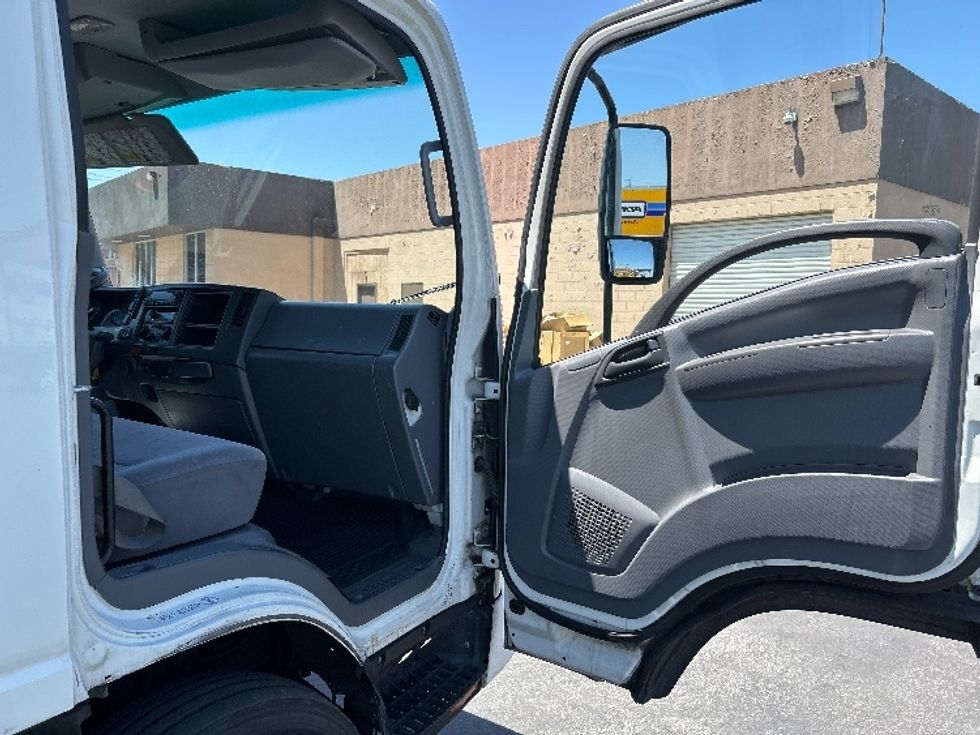 Refrigerated Truck-Light and Medium Duty Trucks-Isuzu-2018-NPRXD-Las Vegas-NV-90,762\n\t\tmiles-$ 51,750 - Image 17