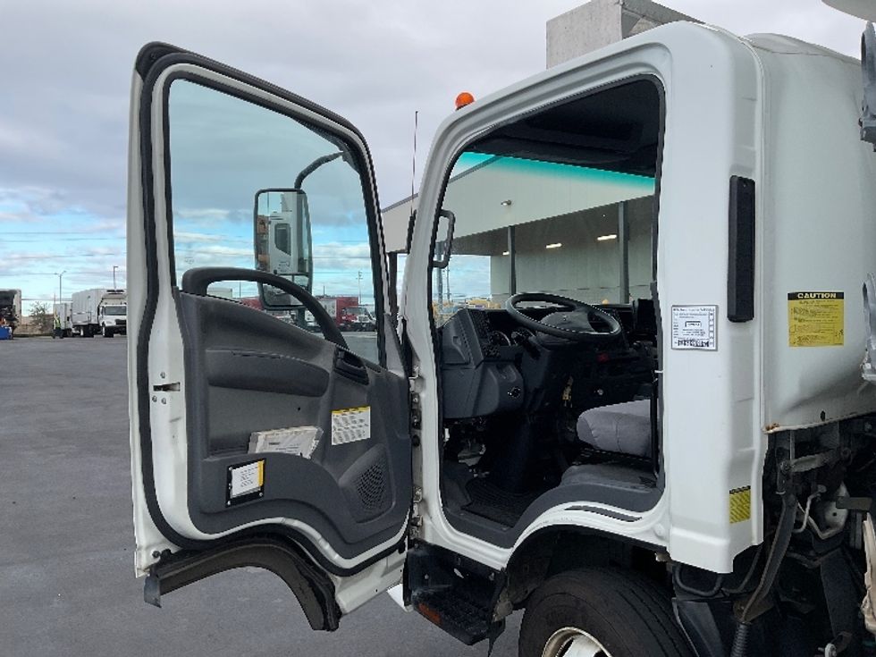Refrigerated Truck-Light and Medium Duty Trucks-Isuzu-2018-NPRXD-Torrance-CA-29,105\n\t\tmiles-$ 57,500 - Image 16