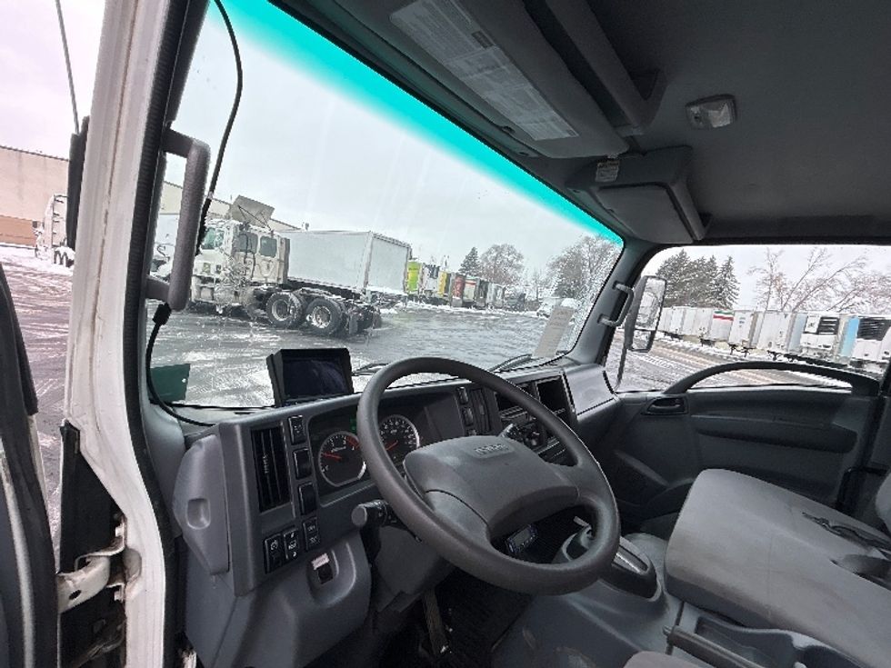 Refrigerated Truck-Light and Medium Duty Trucks-Isuzu-2018-NQR-Brooklyn Park-MN-46,759\n\t\tmiles-$ 55,000 - Image 16