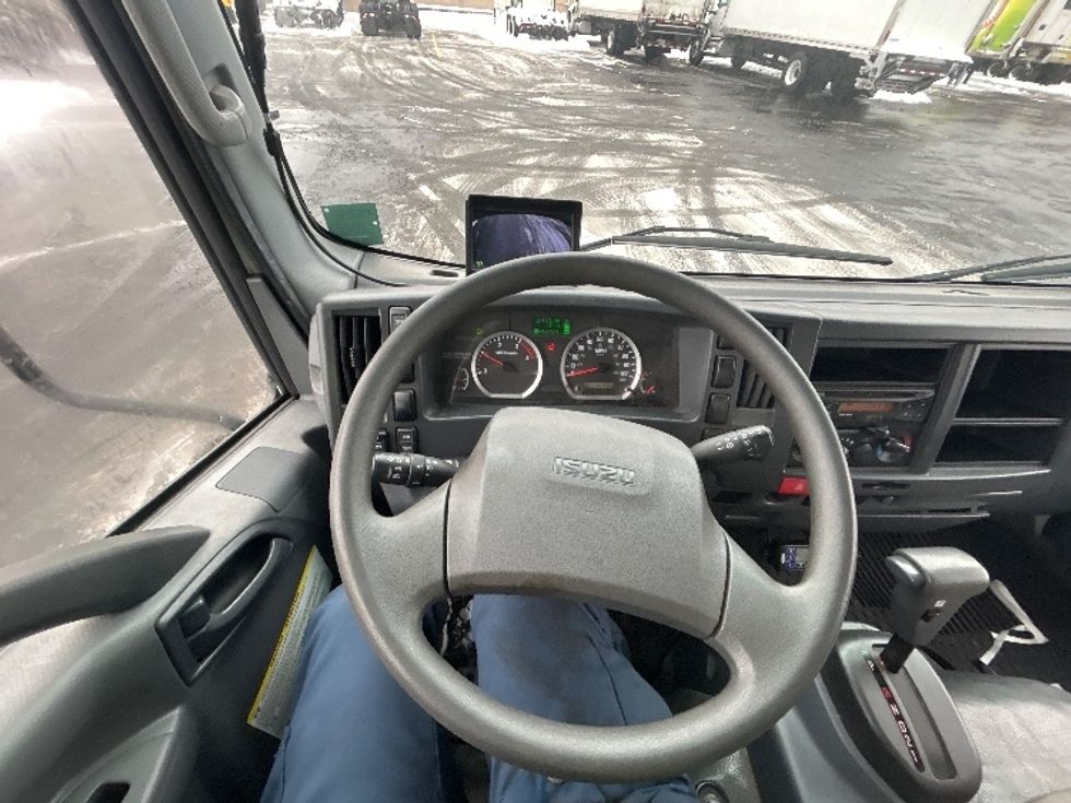 Refrigerated Truck-Light and Medium Duty Trucks-Isuzu-2018-NQR-Brooklyn Park-MN-46,759\n\t\tmiles-$ 55,000 - Image 19