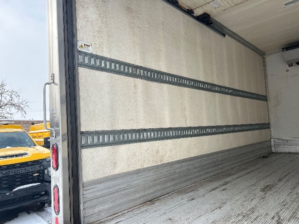 Refrigerated Truck-Light and Medium Duty Trucks-Isuzu-2018-NQR-Brooklyn Park-MN-78,202\n\t\tmiles-$ 52,250 - Image 11