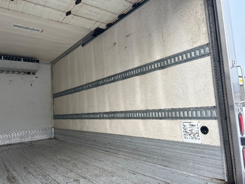 Refrigerated Truck-Light and Medium Duty Trucks-Isuzu-2018-NQR-Brooklyn Park-MN-78,202\n\t\tmiles-$ 52,250 - Image 12