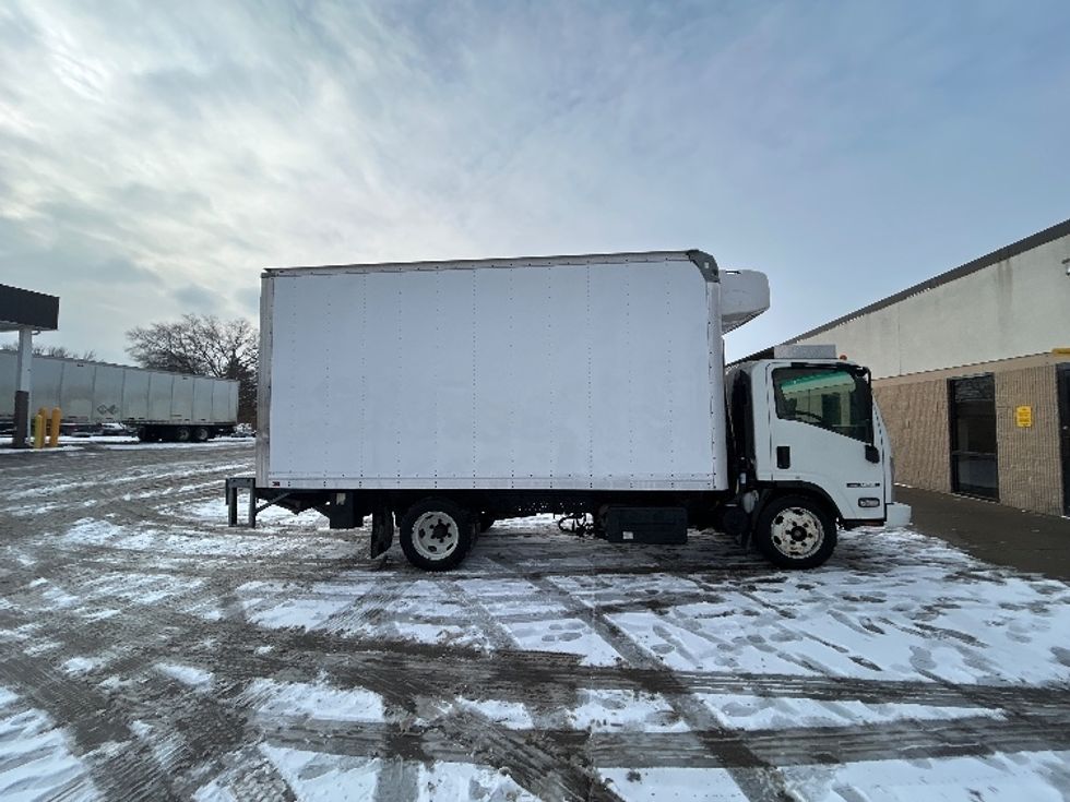 Refrigerated Truck-Light and Medium Duty Trucks-Isuzu-2018-NQR-Brooklyn Park-MN-78,202\n\t\tmiles-$ 52,250 - Image 15
