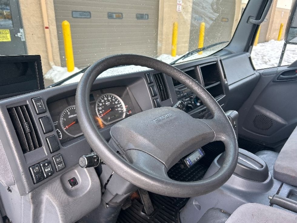 Refrigerated Truck-Light and Medium Duty Trucks-Isuzu-2018-NQR-Brooklyn Park-MN-78,202\n\t\tmiles-$ 52,250 - Image 17