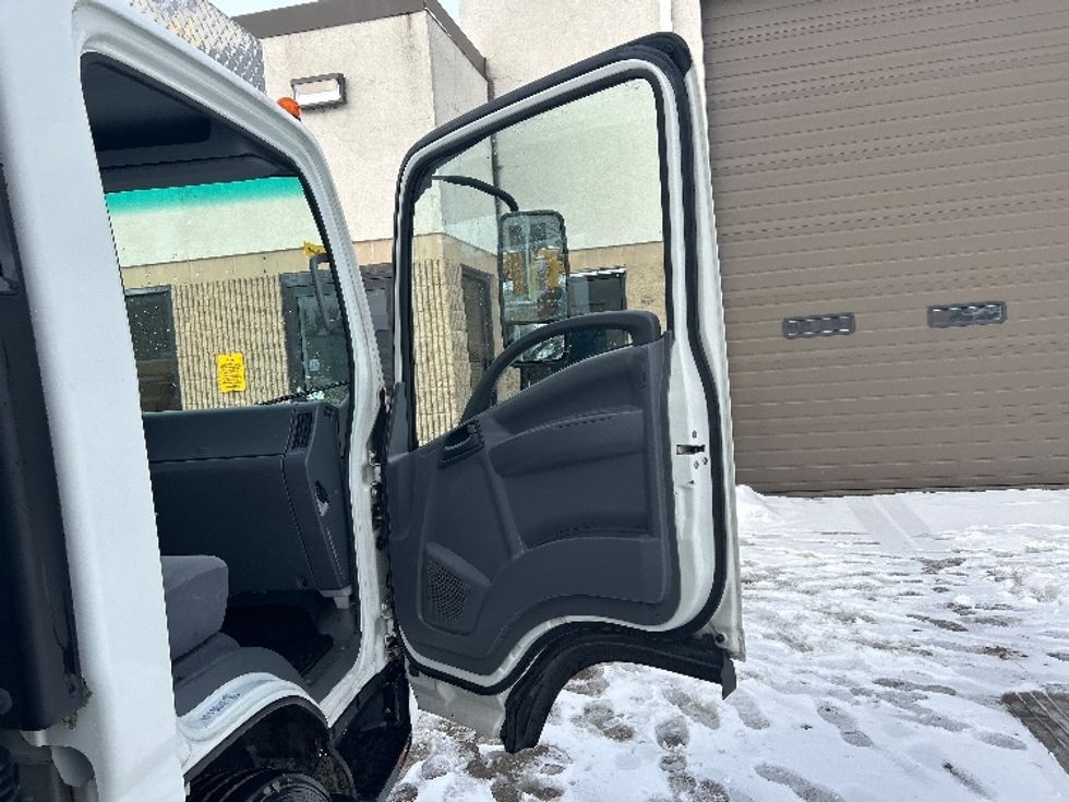 Refrigerated Truck-Light and Medium Duty Trucks-Isuzu-2018-NQR-Brooklyn Park-MN-78,202\n\t\tmiles-$ 52,250 - Image 20