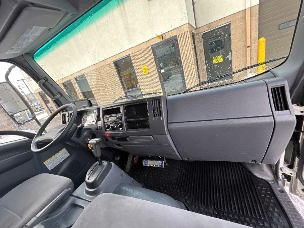 Refrigerated Truck-Light and Medium Duty Trucks-Isuzu-2018-NQR-Brooklyn Park-MN-78,202\n\t\tmiles-$ 52,250 - Image 21