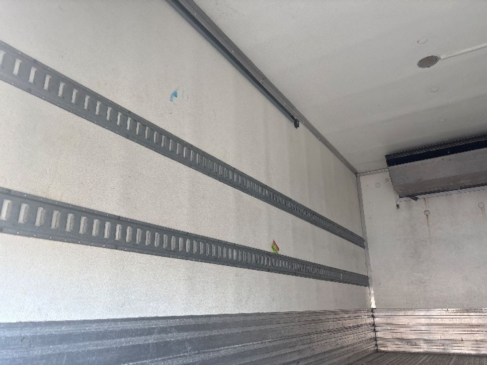 Refrigerated Truck-Light and Medium Duty Trucks-Isuzu-2018-NQR-Everett-WA-183,112\n\t\tmiles-$ 41,750 - Image 11