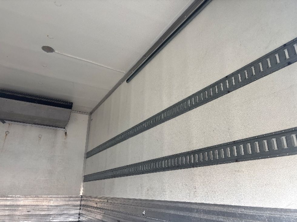 Refrigerated Truck-Light and Medium Duty Trucks-Isuzu-2018-NQR-Everett-WA-183,112\n\t\tmiles-$ 41,750 - Image 12