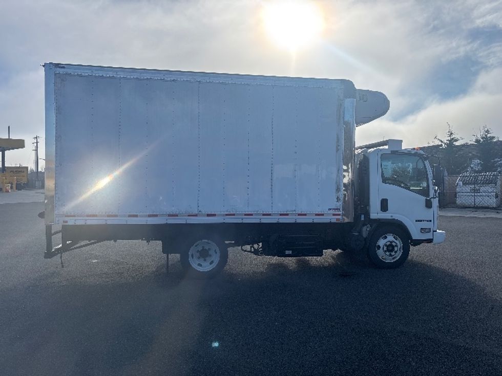 Refrigerated Truck-Light and Medium Duty Trucks-Isuzu-2018-NQR-Everett-WA-183,112\n\t\tmiles-$ 41,750 - Image 15