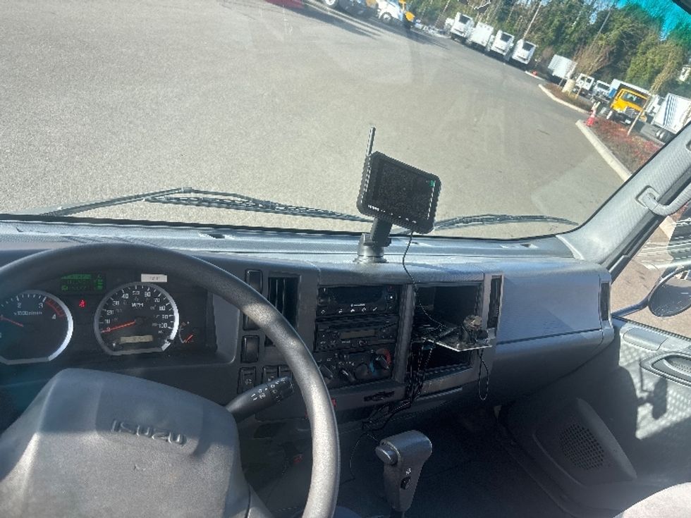 Refrigerated Truck-Light and Medium Duty Trucks-Isuzu-2018-NQR-Everett-WA-183,112\n\t\tmiles-$ 41,750 - Image 17