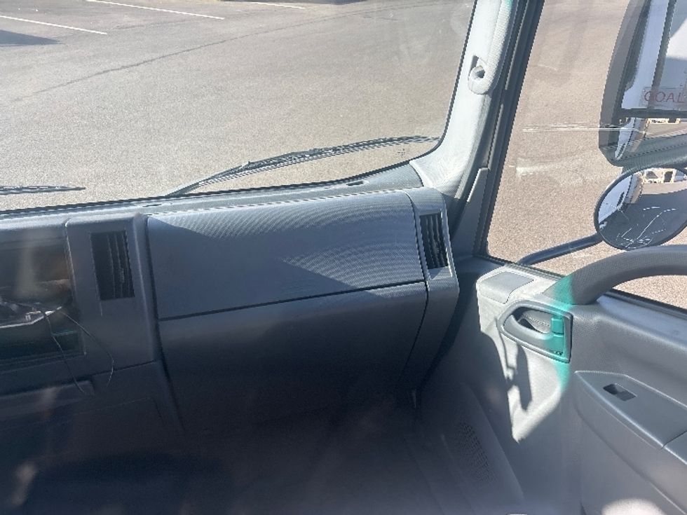 Refrigerated Truck-Light and Medium Duty Trucks-Isuzu-2018-NQR-Everett-WA-183,112\n\t\tmiles-$ 41,750 - Image 21