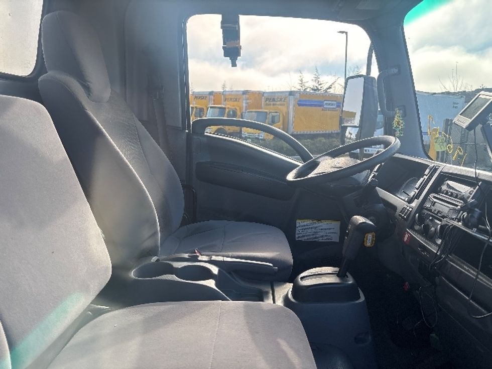 Refrigerated Truck-Light and Medium Duty Trucks-Isuzu-2018-NQR-Everett-WA-183,112\n\t\tmiles-$ 41,750 - Image 22