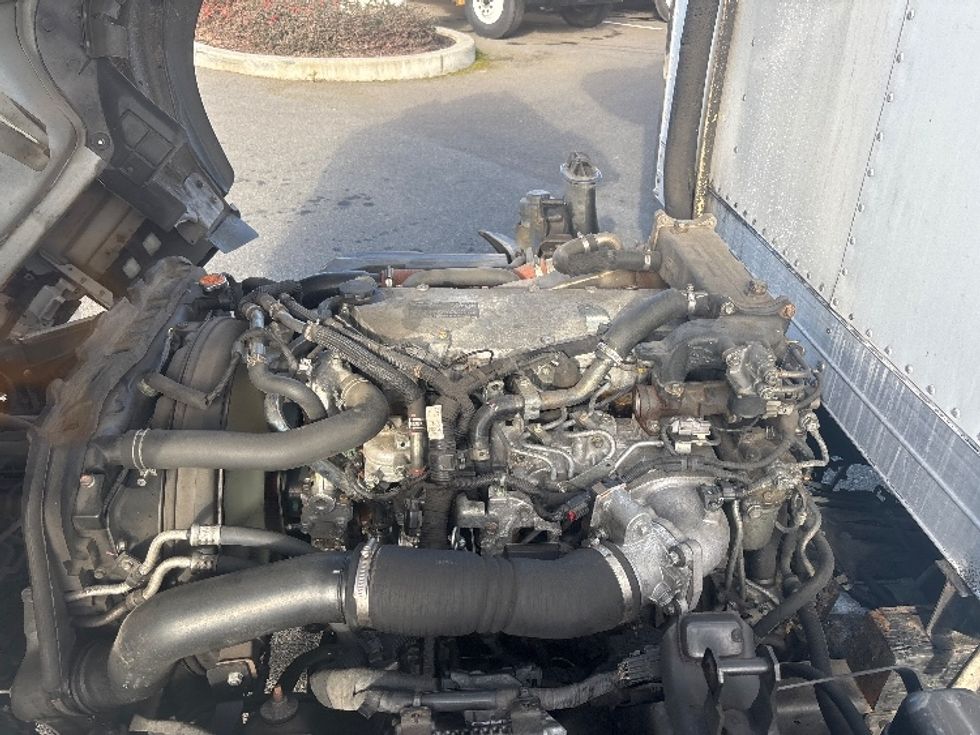 Refrigerated Truck-Light and Medium Duty Trucks-Isuzu-2018-NQR-Everett-WA-183,112\n\t\tmiles-$ 41,750 - Image 23