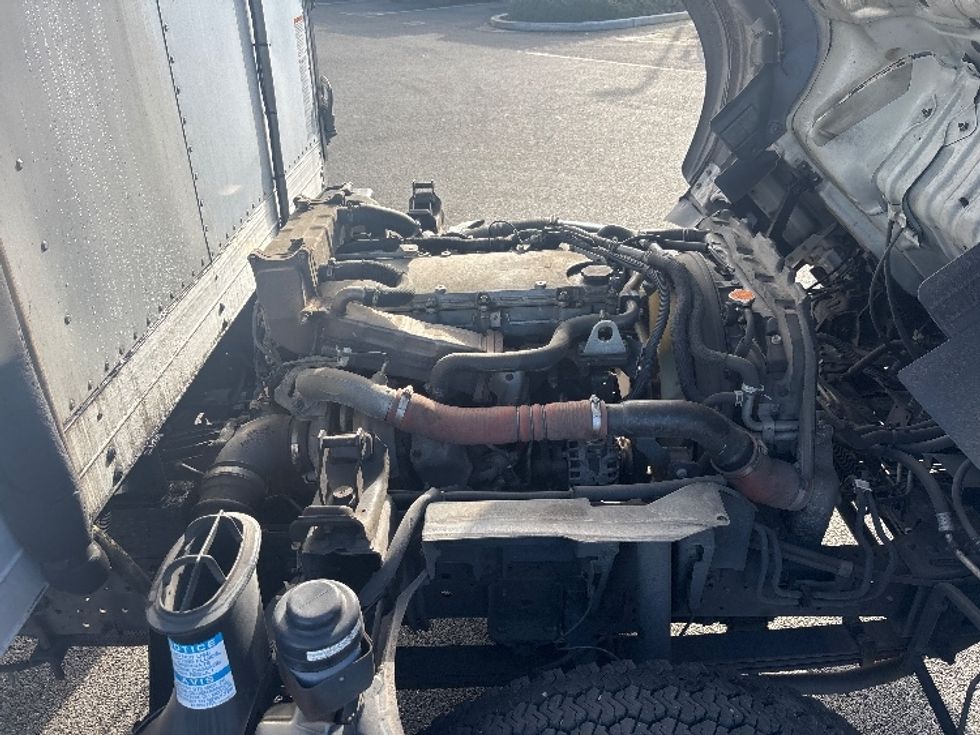 Refrigerated Truck-Light and Medium Duty Trucks-Isuzu-2018-NQR-Everett-WA-183,112\n\t\tmiles-$ 41,750 - Image 24