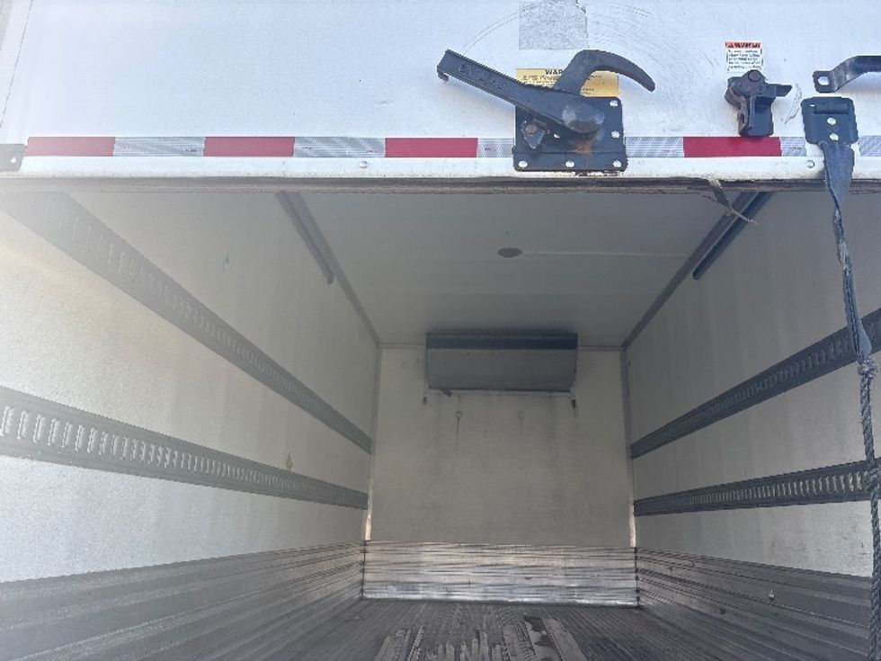 Refrigerated Truck-Light and Medium Duty Trucks-Isuzu-2018-NQR-Everett-WA-183,112\n\t\tmiles-$ 41,750 - Image 8