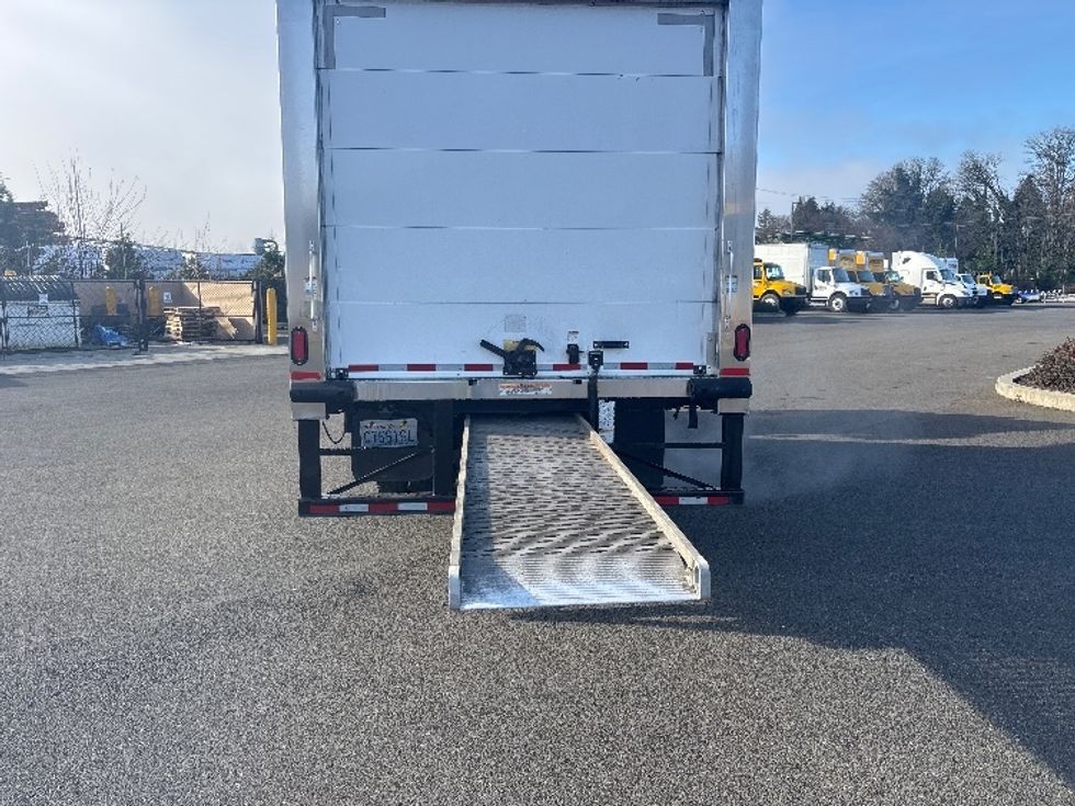 Refrigerated Truck-Light and Medium Duty Trucks-Isuzu-2018-NQR-Everett-WA-183,112\n\t\tmiles-$ 41,750 - Image 9
