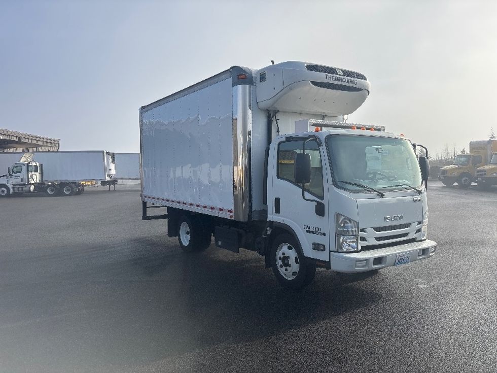 Refrigerated Truck-Light and Medium Duty Trucks-Isuzu-2018-NQR-Everett-WA-200,491\n\t\tmiles-$ 37,750 - Image 1