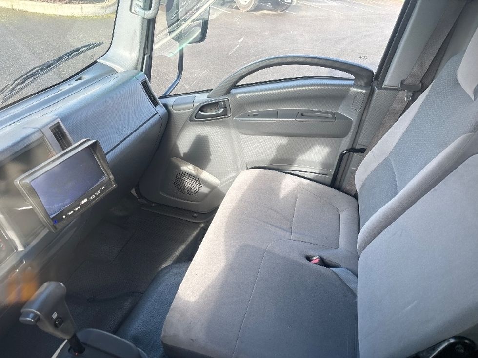Refrigerated Truck-Light and Medium Duty Trucks-Isuzu-2018-NQR-Everett-WA-200,491\n\t\tmiles-$ 37,750 - Image 19