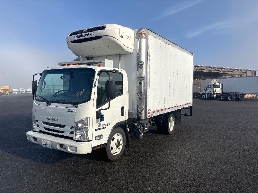 Refrigerated Truck-Light and Medium Duty Trucks-Isuzu-2018-NQR-Everett-WA-200,491\n\t\tmiles-$ 37,750 - Image 3