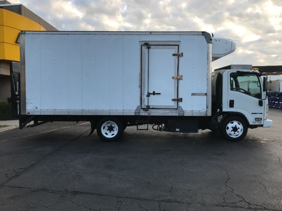 Refrigerated Truck-Light and Medium Duty Trucks-Isuzu-2018-NQR-La Mirada-CA-166,299\n\t\tmiles-$ 43,750 - Image 15