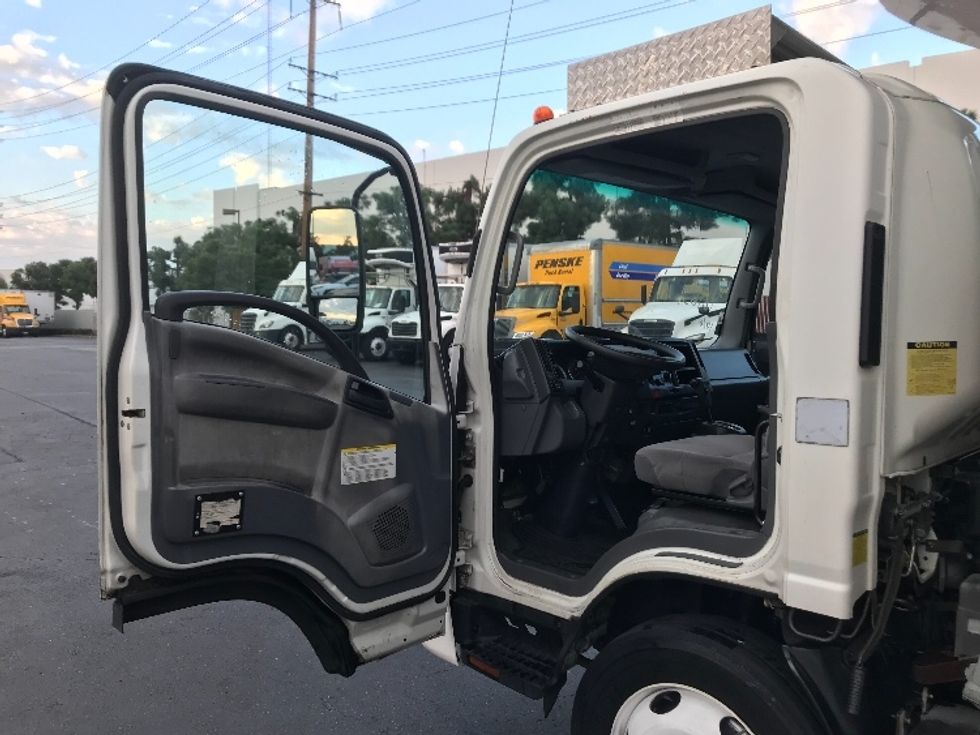 Refrigerated Truck-Light and Medium Duty Trucks-Isuzu-2018-NQR-La Mirada-CA-166,299\n\t\tmiles-$ 43,750 - Image 16