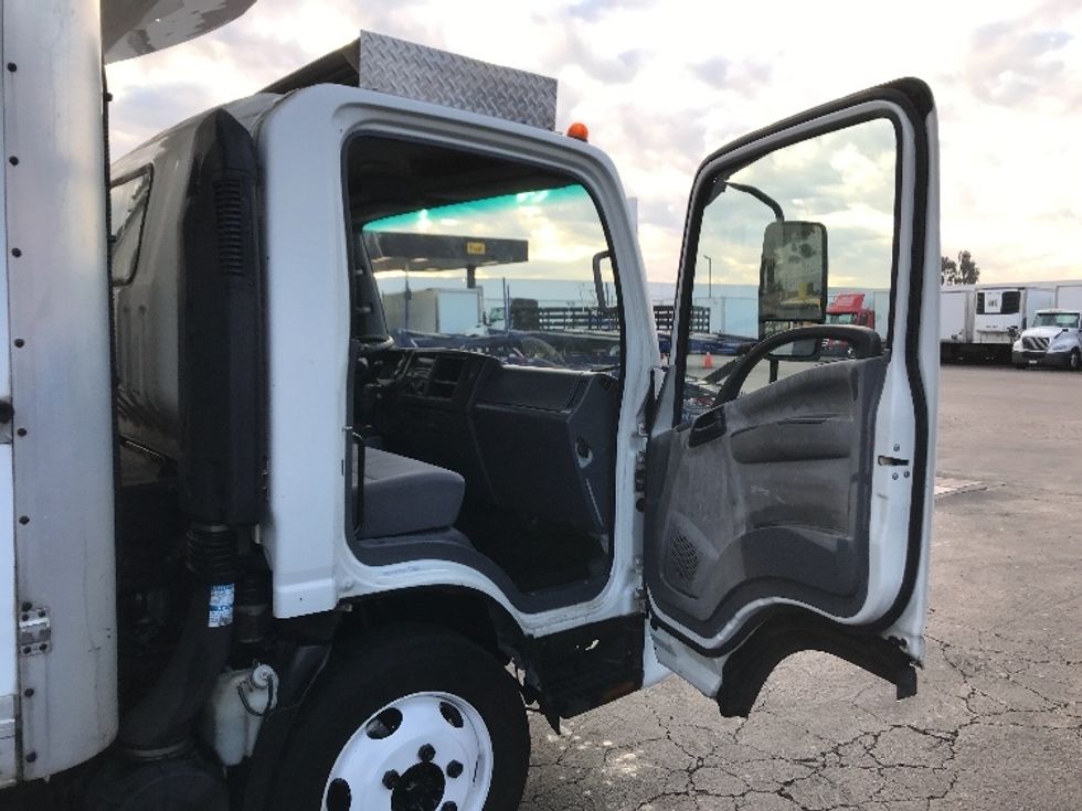 Refrigerated Truck-Light and Medium Duty Trucks-Isuzu-2018-NQR-La Mirada-CA-166,299\n\t\tmiles-$ 43,750 - Image 20