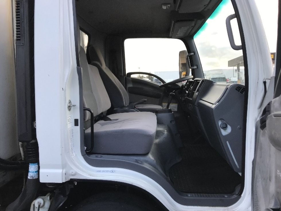 Refrigerated Truck-Light and Medium Duty Trucks-Isuzu-2018-NQR-La Mirada-CA-166,299\n\t\tmiles-$ 43,750 - Image 22