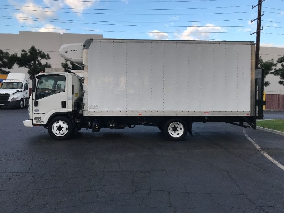 Refrigerated Truck-Light and Medium Duty Trucks-Isuzu-2018-NQR-La Mirada-CA-166,299\n\t\tmiles-$ 43,750 - Image 4