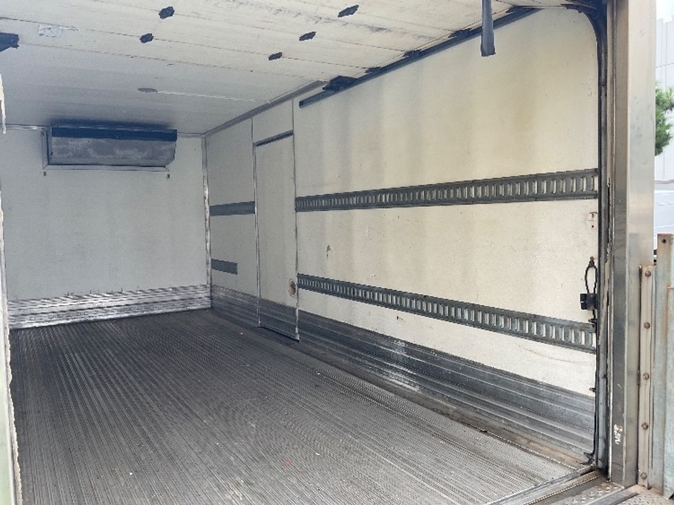 Refrigerated Truck-Light and Medium Duty Trucks-Isuzu-2018-NQR-La Mirada-CA-80,180\n\t\tmiles-$ 53,000 - Image 12