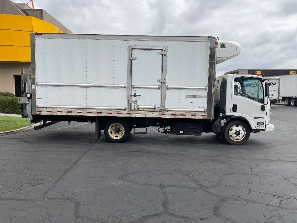 Refrigerated Truck-Light and Medium Duty Trucks-Isuzu-2018-NQR-La Mirada-CA-80,180\n\t\tmiles-$ 53,000 - Image 15
