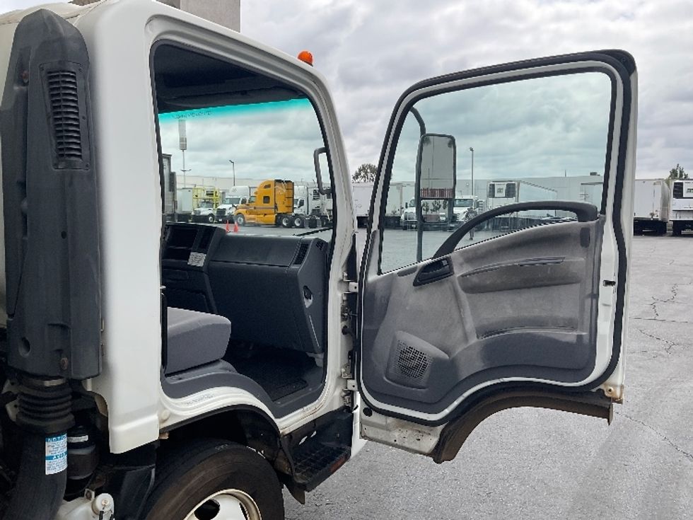 Refrigerated Truck-Light and Medium Duty Trucks-Isuzu-2018-NQR-La Mirada-CA-80,180\n\t\tmiles-$ 53,000 - Image 19
