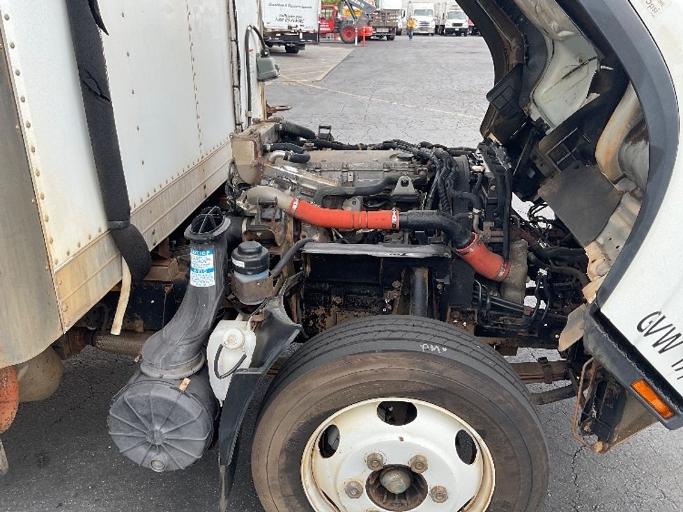 Refrigerated Truck-Light and Medium Duty Trucks-Isuzu-2018-NQR-La Mirada-CA-80,180\n\t\tmiles-$ 53,000 - Image 22