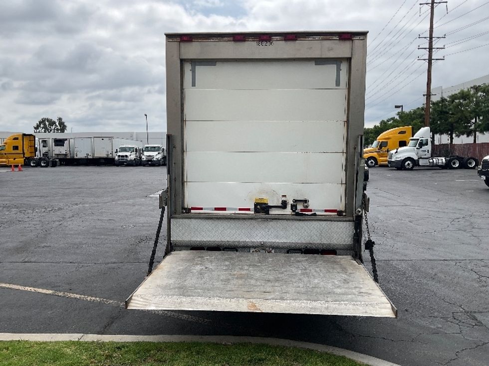 Refrigerated Truck-Light and Medium Duty Trucks-Isuzu-2018-NQR-La Mirada-CA-80,180\n\t\tmiles-$ 53,000 - Image 9