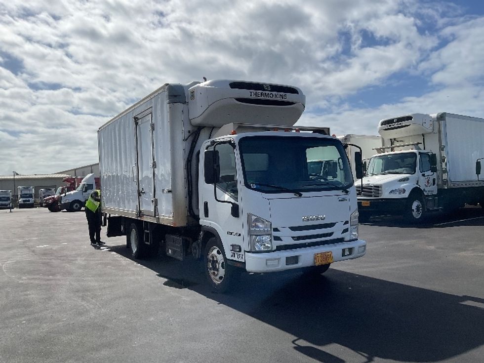 Refrigerated Truck-Light and Medium Duty Trucks-Isuzu-2018-NQR-La Mirada-CA-84,569\n\t\tmiles-$ 46,000 - Image 1