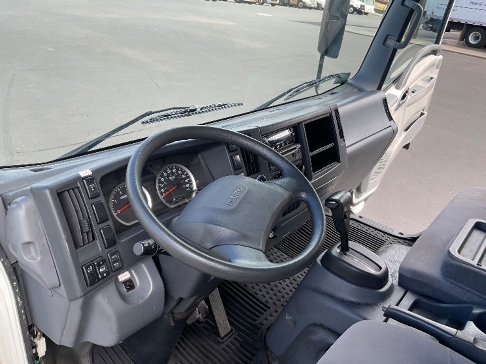 Refrigerated Truck-Light and Medium Duty Trucks-Isuzu-2018-NQR-La Mirada-CA-84,569\n\t\tmiles-$ 46,000 - Image 17