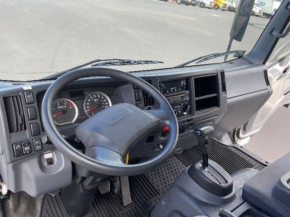 Refrigerated Truck-Light and Medium Duty Trucks-Isuzu-2018-NQR-La Mirada-CA-84,569\n\t\tmiles-$ 46,000 - Image 18