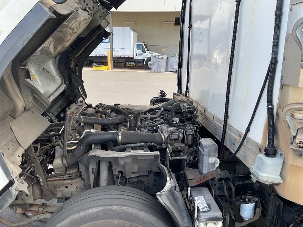Refrigerated Truck-Light and Medium Duty Trucks-Isuzu-2018-NQR-La Mirada-CA-84,569\n\t\tmiles-$ 46,000 - Image 24