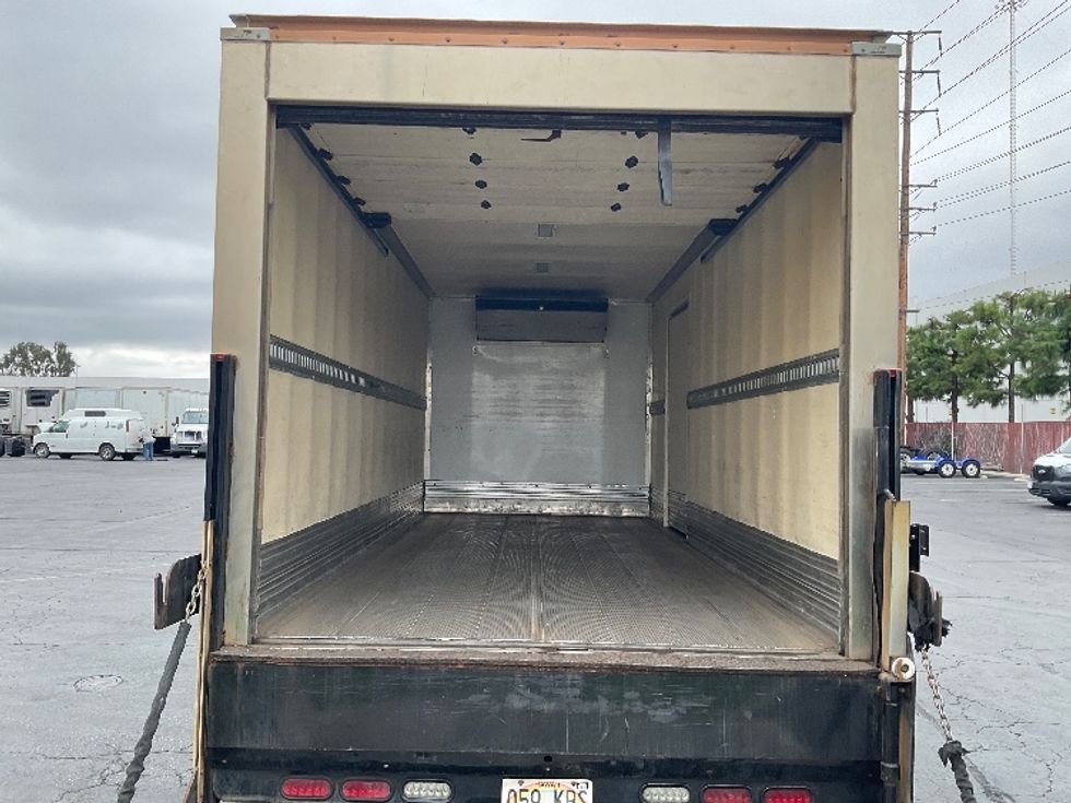 Refrigerated Truck-Light and Medium Duty Trucks-Isuzu-2018-NQR-La Mirada-CA-91,230\n\t\tmiles-$ 52,500 - Image 8