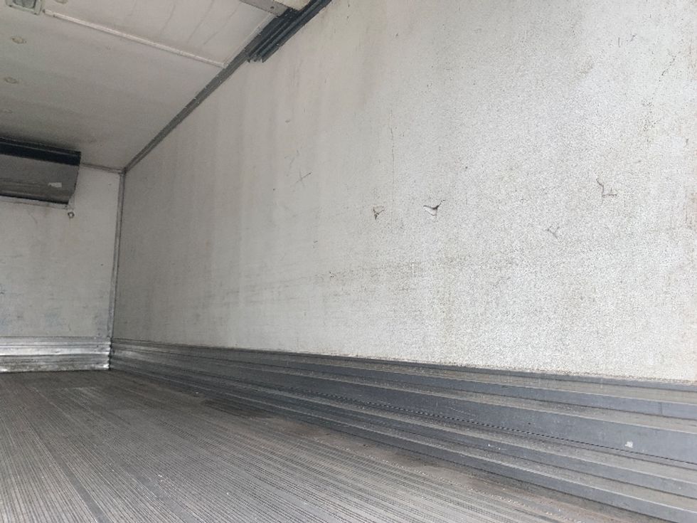 Refrigerated Truck-Light and Medium Duty Trucks-Isuzu-2018-NQR-Nashville (Mount Juliet)-TN-120,592\n\t\tmiles-$ 46,750 - Image 11