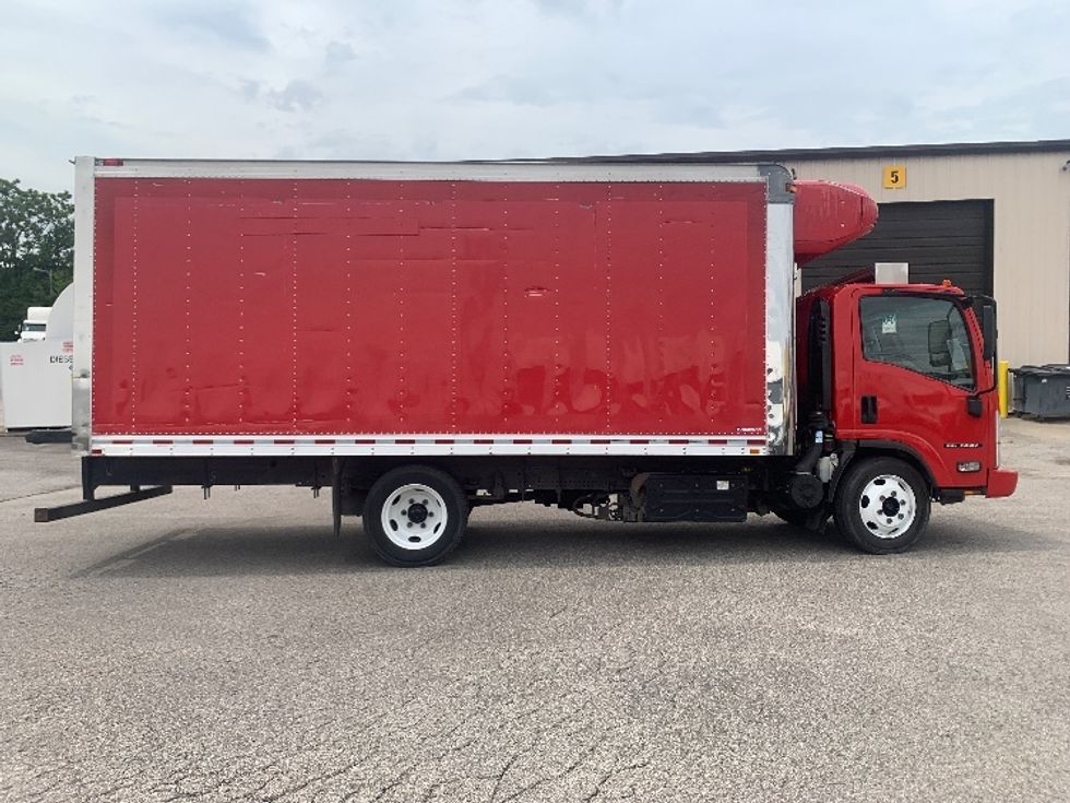 Refrigerated Truck-Light and Medium Duty Trucks-Isuzu-2018-NQR-Nashville (Mount Juliet)-TN-120,592\n\t\tmiles-$ 46,750 - Image 14