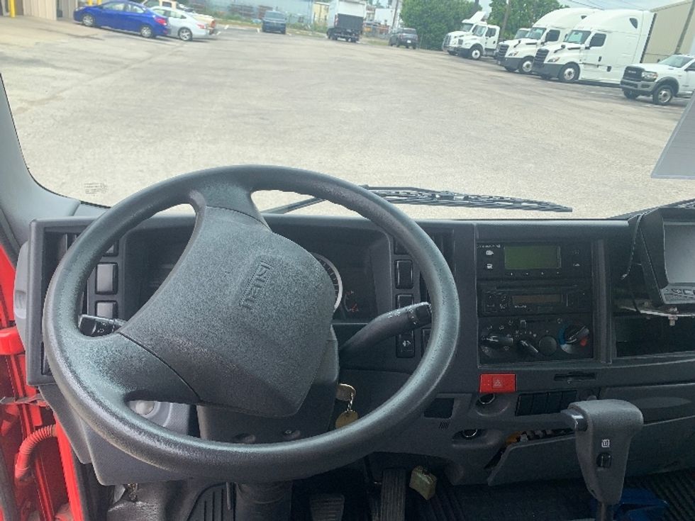 Refrigerated Truck-Light and Medium Duty Trucks-Isuzu-2018-NQR-Nashville (Mount Juliet)-TN-120,592\n\t\tmiles-$ 46,750 - Image 17