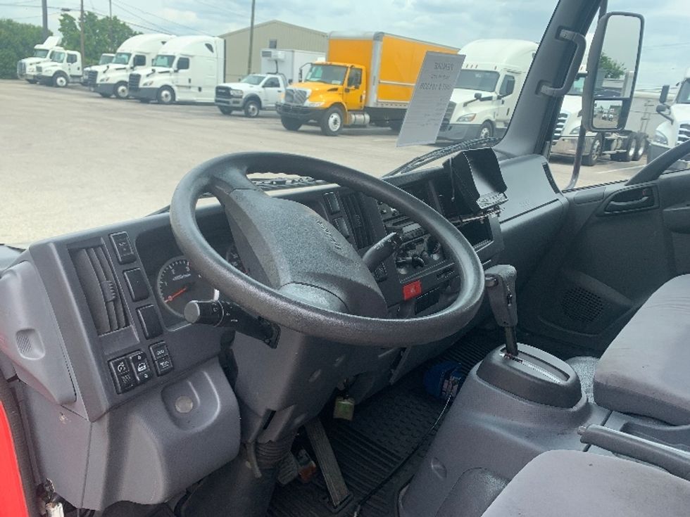 Refrigerated Truck-Light and Medium Duty Trucks-Isuzu-2018-NQR-Nashville (Mount Juliet)-TN-120,592\n\t\tmiles-$ 46,750 - Image 16