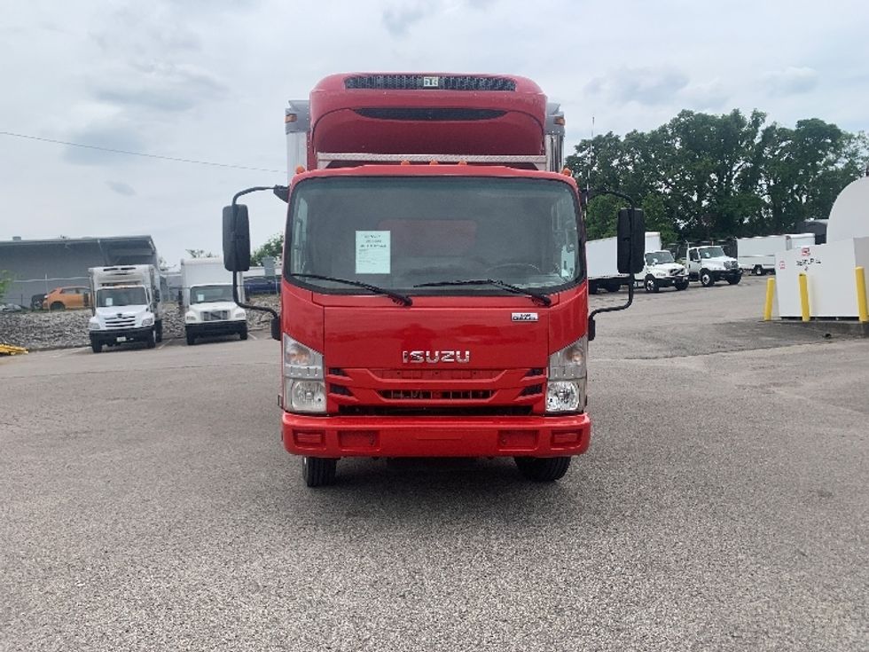 Refrigerated Truck-Light and Medium Duty Trucks-Isuzu-2018-NQR-Nashville (Mount Juliet)-TN-120,592\n\t\tmiles-$ 46,750 - Image 2