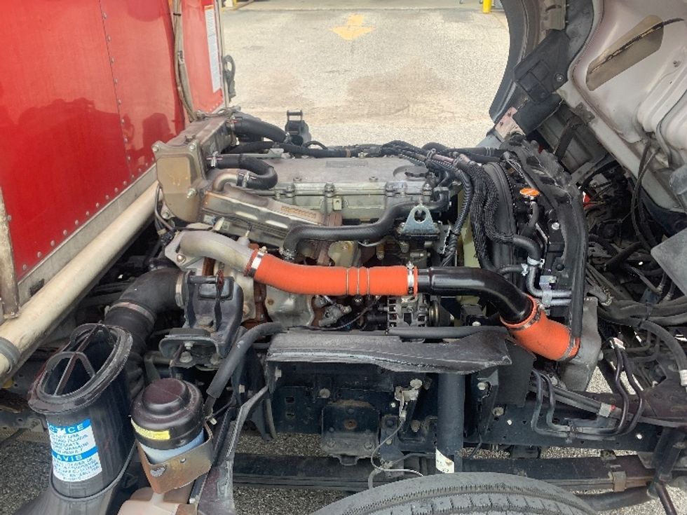 Refrigerated Truck-Light and Medium Duty Trucks-Isuzu-2018-NQR-Nashville (Mount Juliet)-TN-120,592\n\t\tmiles-$ 46,750 - Image 22